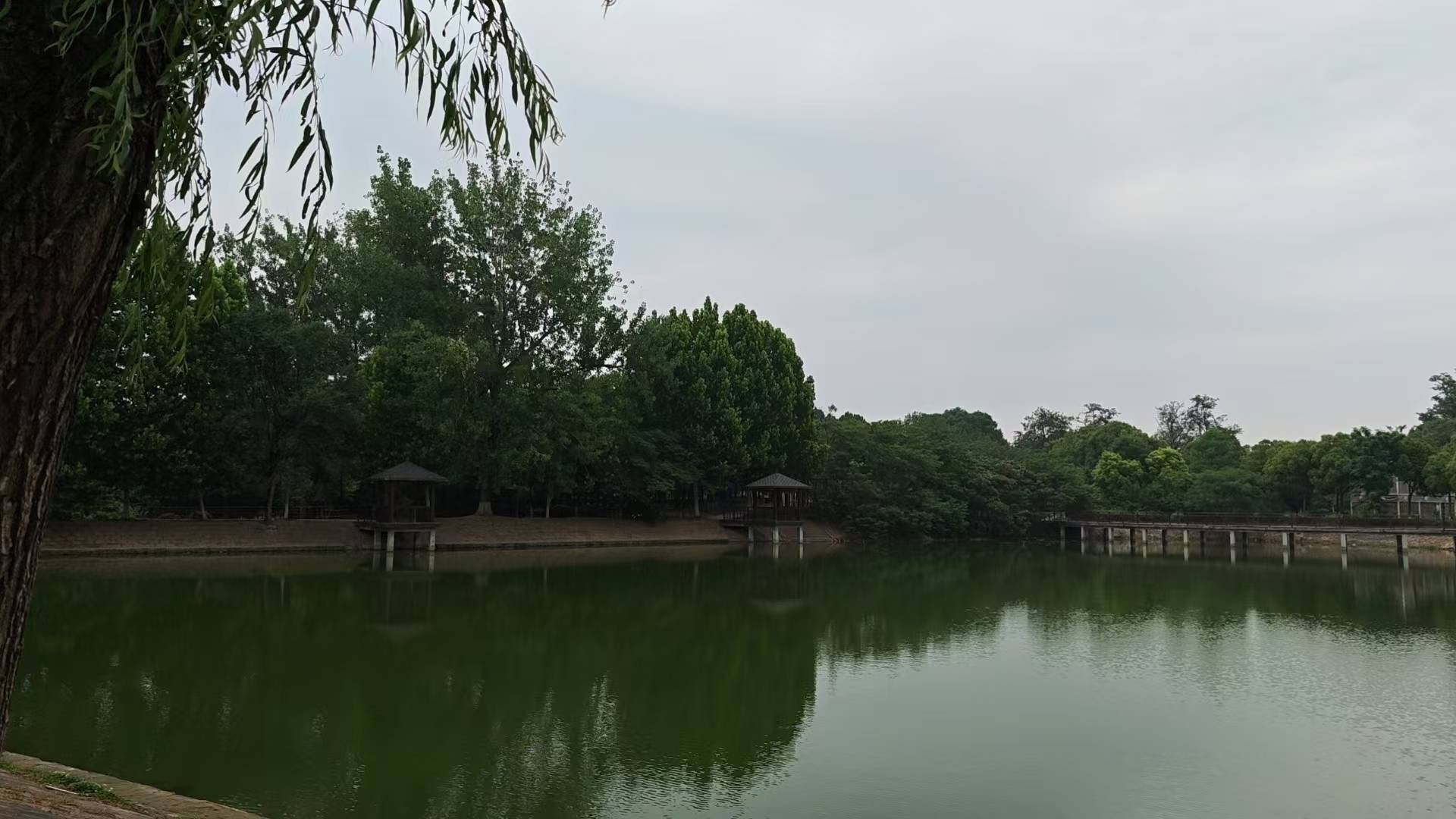 今日笑话五则，不管怎样，快乐重要